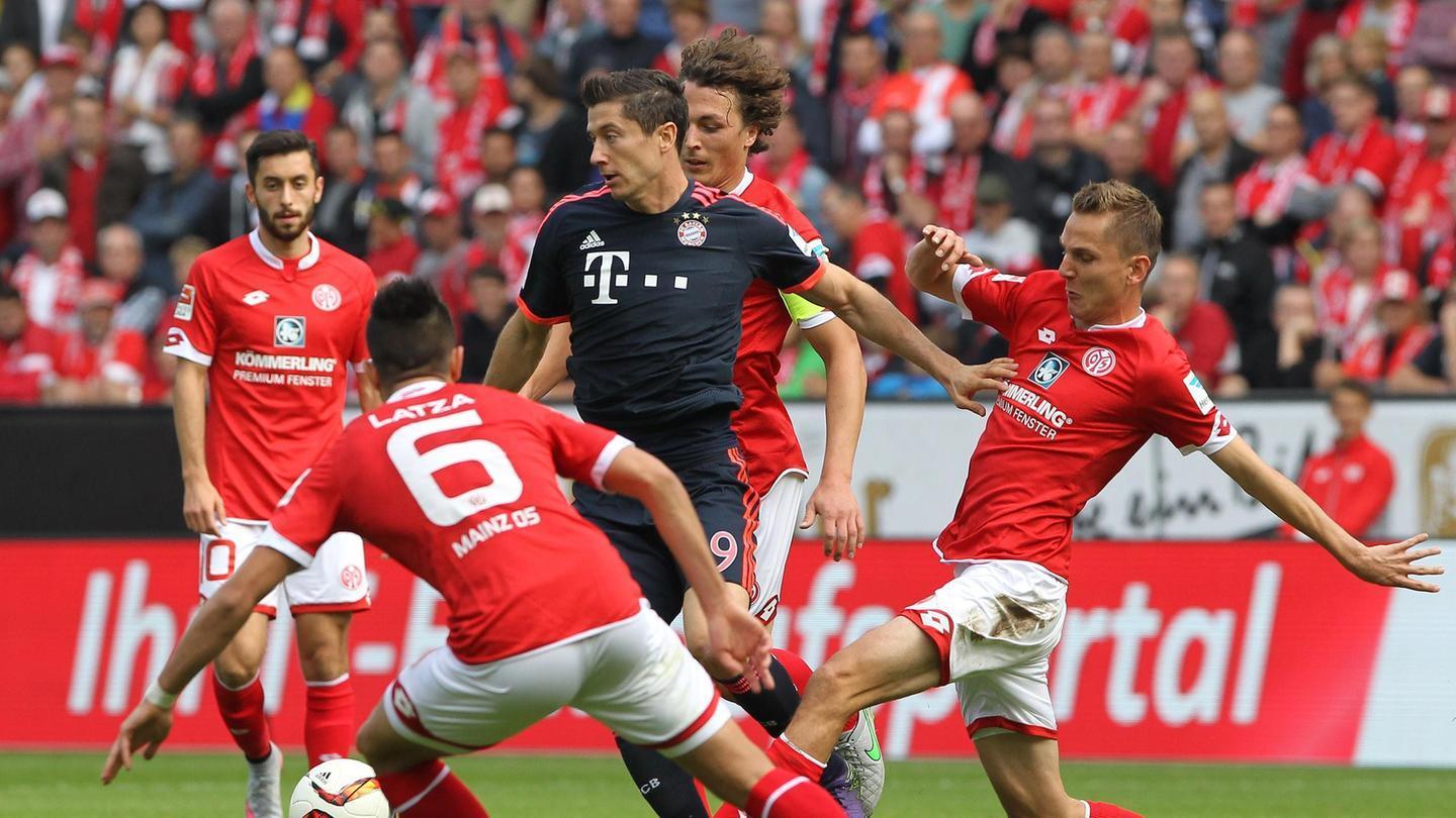 意甲劲旅末分钟遭绝杀，主帅怒斥裁判（意甲强队补时遭绝杀，主帅怒批裁判）