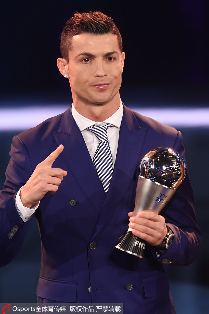 荷媒：阿贾克斯引进长期未踢球的富安健洋，首席球探愤而辞职（荷媒：阿贾克斯签下久疏战阵的富安健洋，首席球探怒而请辞）