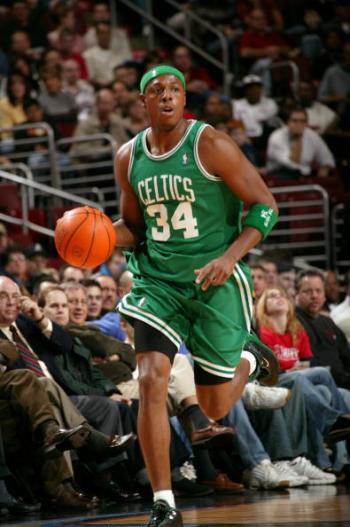 意媒：拜仁天才边锋利契纳或离队，尤文和米兰等队有意争夺（意媒：拜仁新星边锋利契纳或将离队，尤文米兰等队追逐）