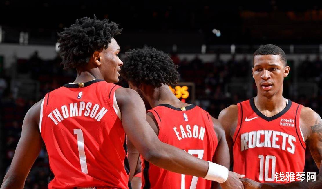 2025中超助攻榜：纳萨里奥、克雷桑9次并列第一，韦世豪8次（2025中超助攻榜：克雷桑与纳萨里奥以9助并列榜首，韦世豪8助紧随其后）