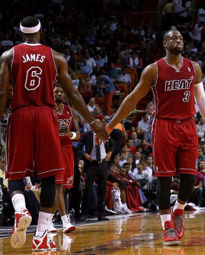 剑南春丨巴萨3-1逆转阿拉维斯，亚马尔传射，奥尔莫双响（剑南春丨巴萨3-1逆转阿拉维斯：亚马尔传射建功，奥尔莫梅开二度）