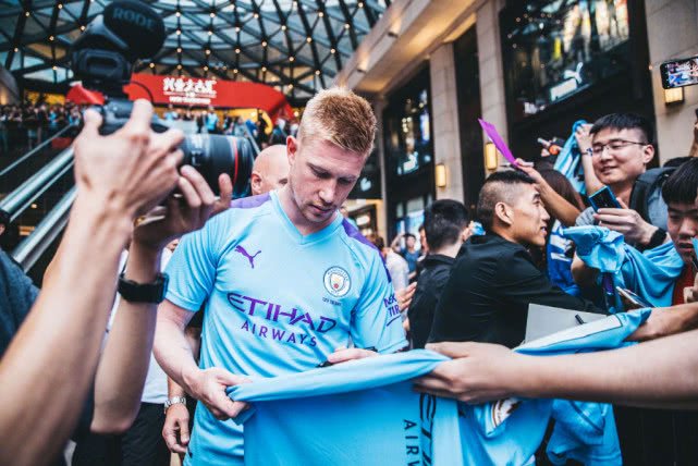 半场战报：霍芬海姆2-0汉堡，卡巴克建功，普罗梅尔传射（半场：霍芬海姆2-0领先汉堡，卡巴克破门，普罗梅尔一传一射）