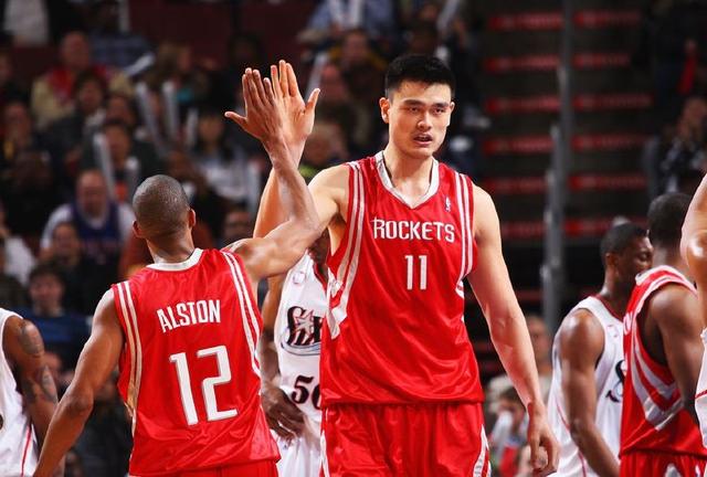 阿隆索暴怒！弗兰-加西亚一分钟两黄染红（弗兰-加西亚一分钟连吃两黄被罚下，阿隆索怒不可遏）