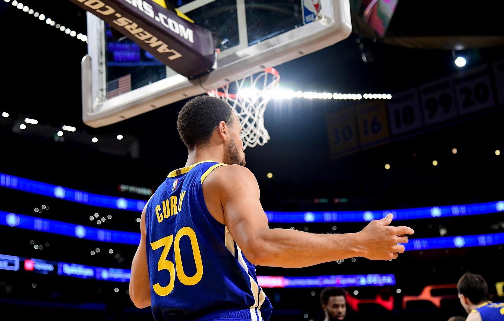 自交易以来：东契奇出战41场拿下28胜，浓眉仅出战14场（交易后对比：东契奇41战28胜，浓眉仅登场14次）