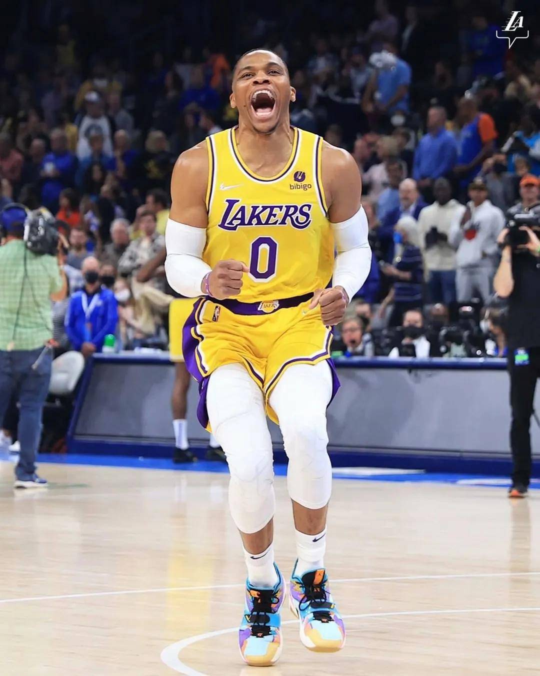 拜仁官方：阿芳和伊藤洋辉参加部分合练，穆西亚拉单独训练（拜仁通报：阿芳、伊藤洋辉参与部分合练，穆西亚拉继续单独训练）